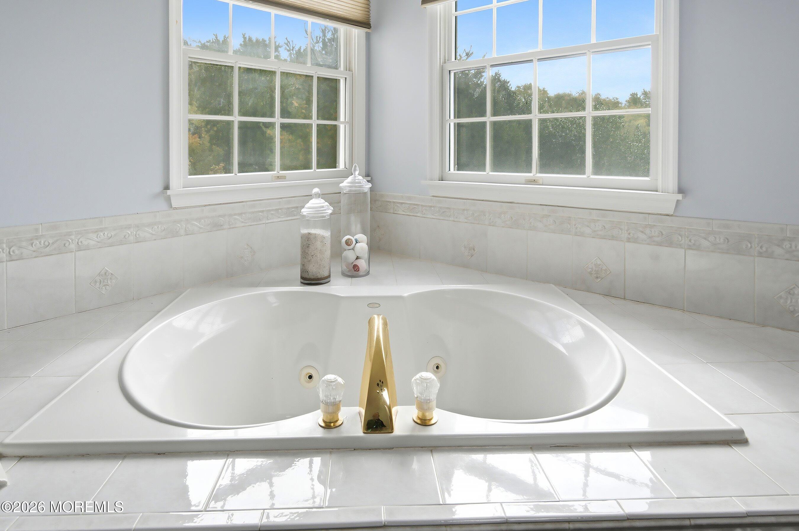 221 Verdant Court Freehold NJ 07728