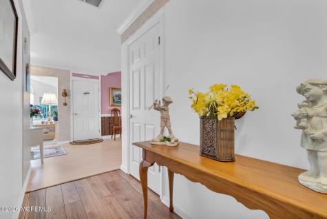 36 Strawberry Lane Lakewood NJ 08701