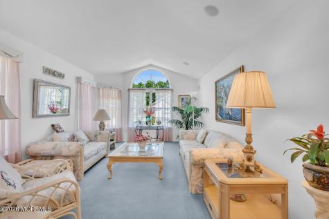 36 Strawberry Lane Lakewood NJ 08701