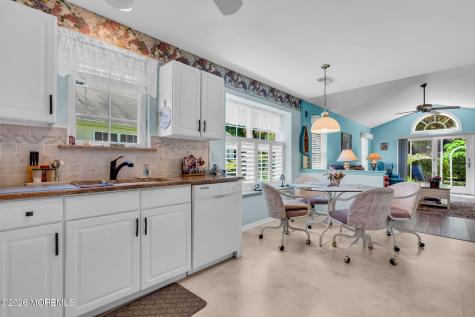 36 Strawberry Lane Lakewood NJ 08701