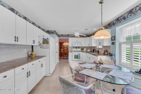 36 Strawberry Lane Lakewood NJ 08701