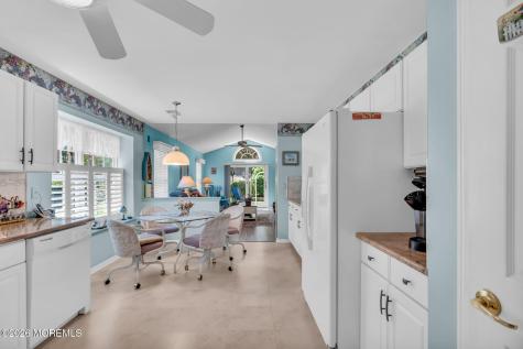 36 Strawberry Lane Lakewood NJ 08701