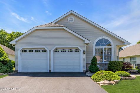 36 Strawberry Lane Lakewood NJ 08701