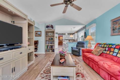 36 Strawberry Lane Lakewood NJ 08701