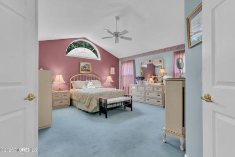 36 Strawberry Lane Lakewood NJ 08701