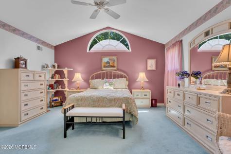 36 Strawberry Lane Lakewood NJ 08701
