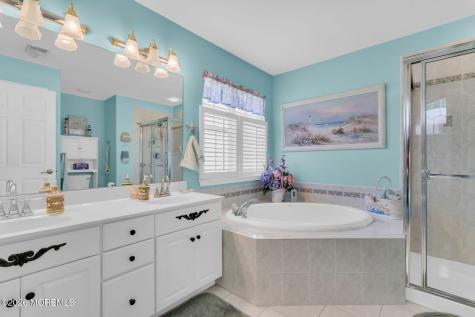 36 Strawberry Lane Lakewood NJ 08701