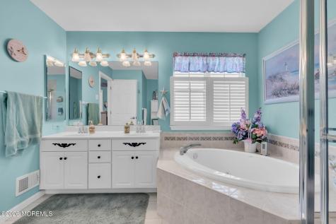 36 Strawberry Lane Lakewood NJ 08701