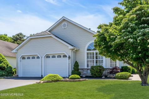36 Strawberry Lane Lakewood NJ 08701