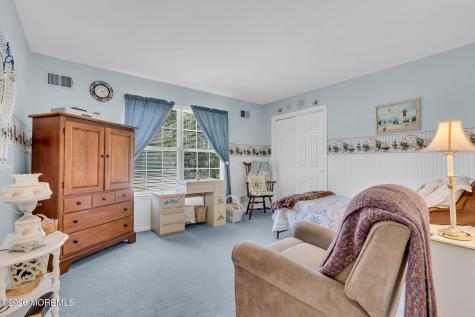 36 Strawberry Lane Lakewood NJ 08701