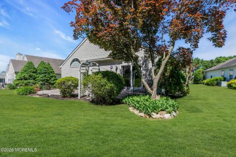 36 Strawberry Lane Lakewood NJ 08701