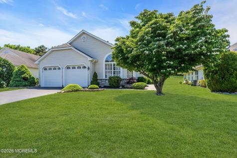 36 Strawberry Lane Lakewood NJ 08701