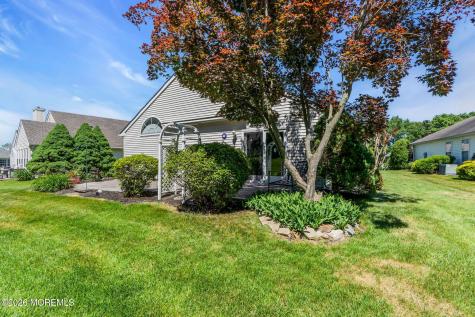 36 Strawberry Lane Lakewood NJ 08701