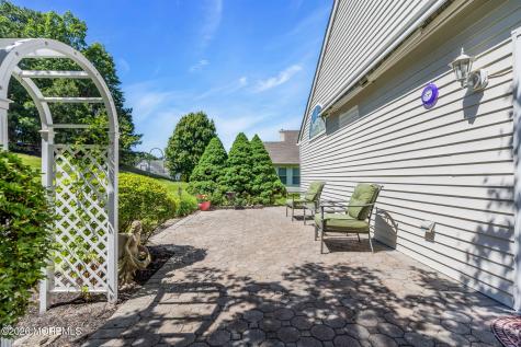 36 Strawberry Lane Lakewood NJ 08701