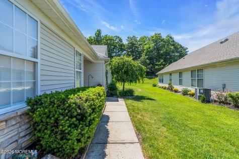 36 Strawberry Lane Lakewood NJ 08701