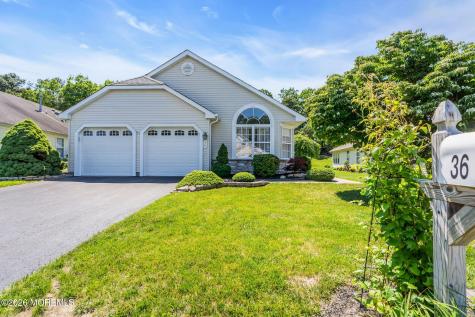 36 Strawberry Lane Lakewood NJ 08701
