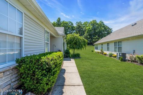 36 Strawberry Lane Lakewood NJ 08701