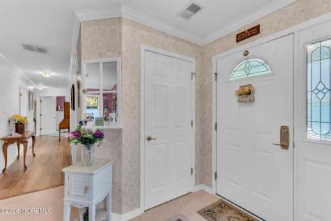 36 Strawberry Lane Lakewood NJ 08701
