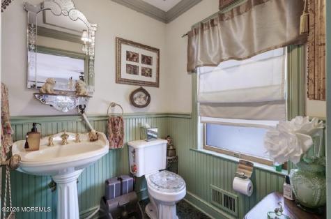410 Thompson Avenue Middletown NJ 07748