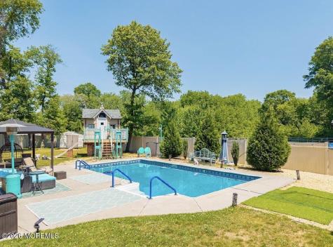 410 Thompson Avenue Middletown NJ 07748