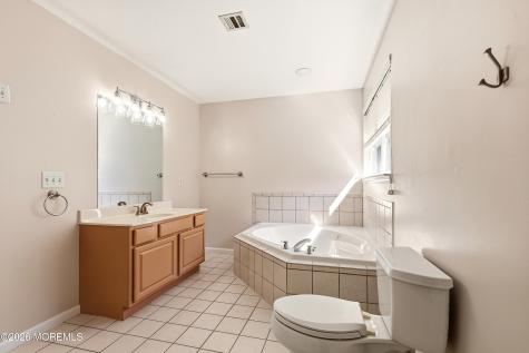 1519 Berkeley Avenue Beachwood NJ 08722