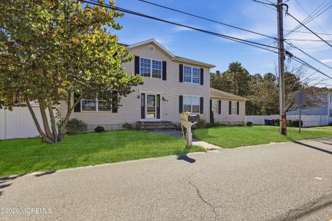 1519 Berkeley Avenue Beachwood NJ 08722