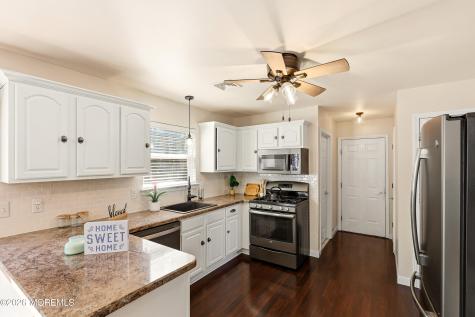 1519 Berkeley Avenue Beachwood NJ 08722