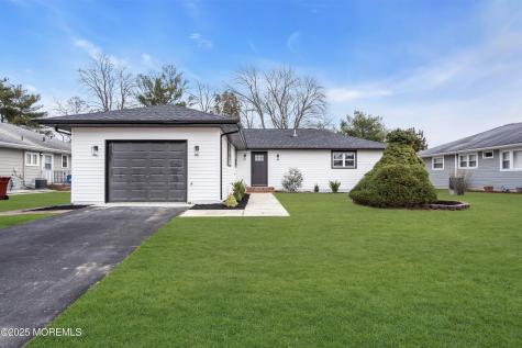 8 Kinsale Street Toms River NJ 08757