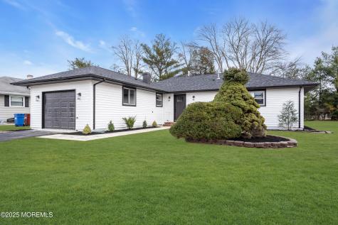 8 Kinsale Street Toms River NJ 08757