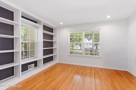 18 Carmen Place Red Bank NJ 07701