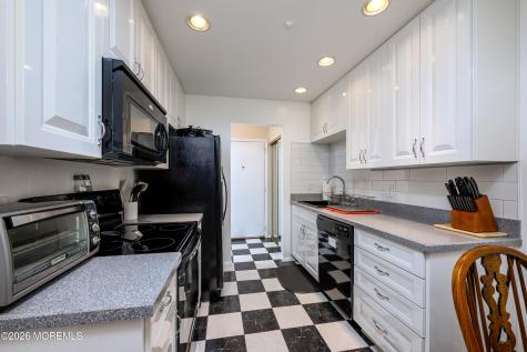 23 Meadow Green Circle Manalapan NJ 07726