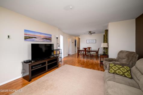 23 Meadow Green Circle Manalapan NJ 07726