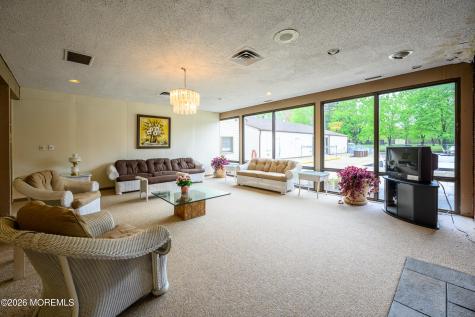 23 Meadow Green Circle Manalapan NJ 07726