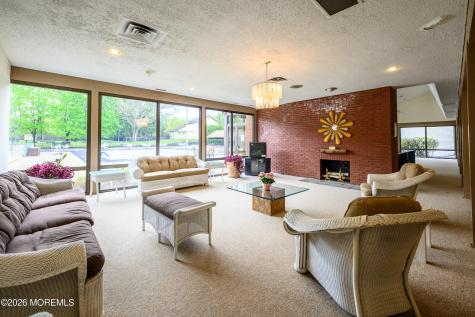 23 Meadow Green Circle Manalapan NJ 07726