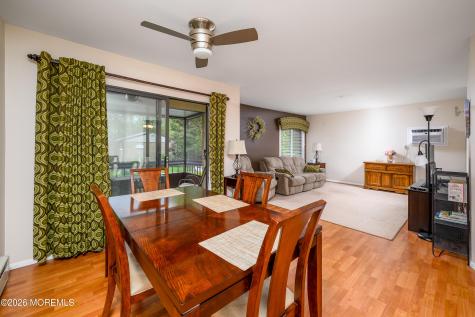 23 Meadow Green Circle Manalapan NJ 07726