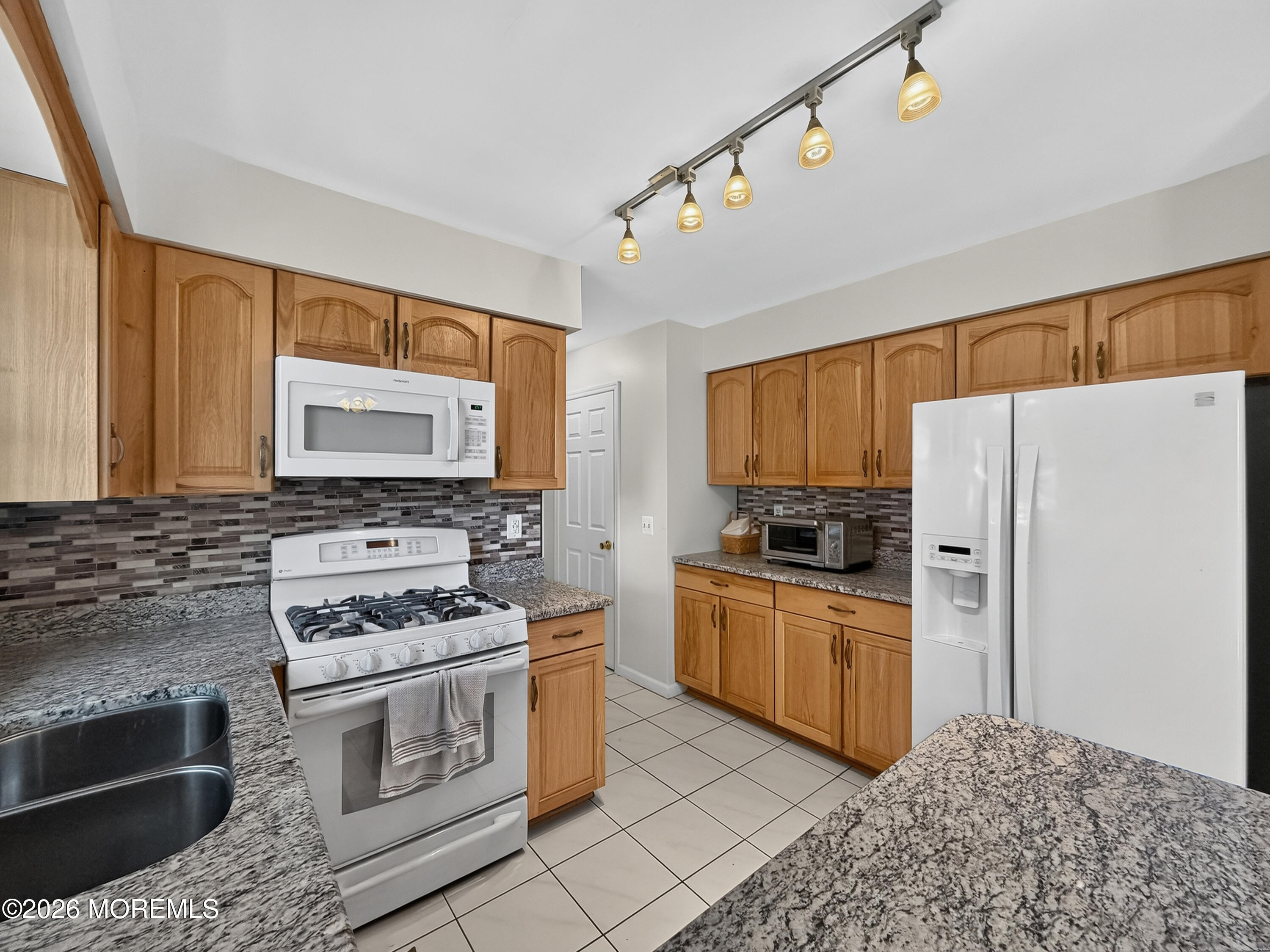 25 Rimwood Lane Howell NJ 07731