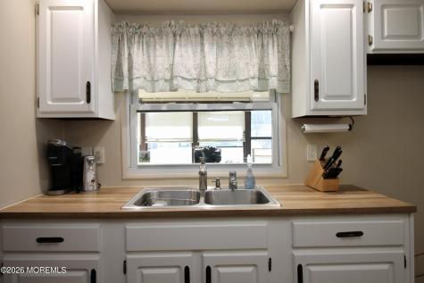 606 Jerome Place Freehold NJ 07728