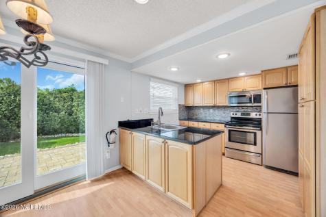 81B Banyan Plaza Monroe NJ 08831