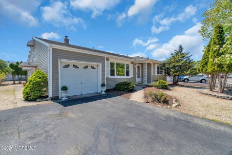 50 Oakfield Road Toms River NJ 08757