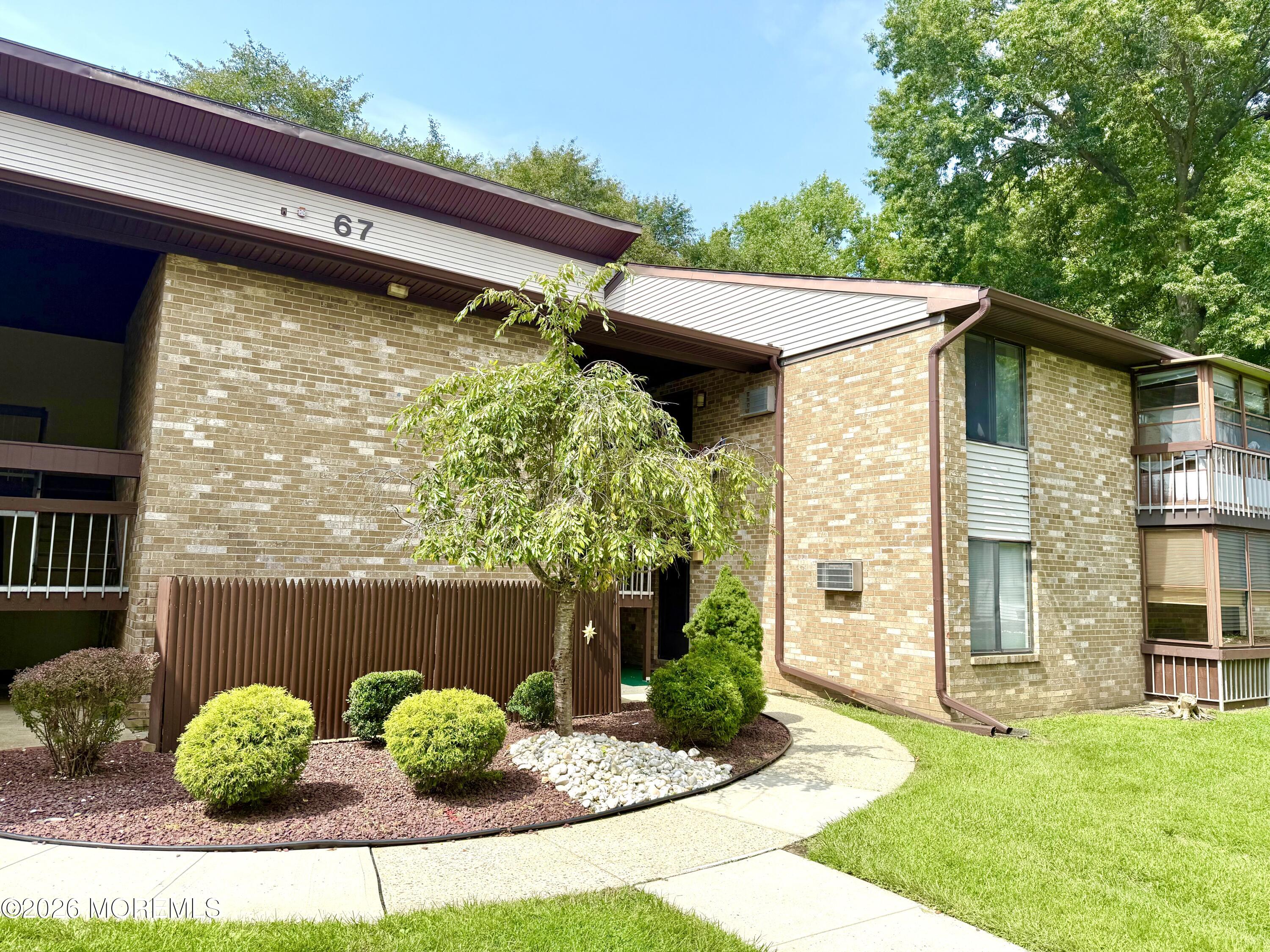 67 Overlook Way Manalapan NJ 07726