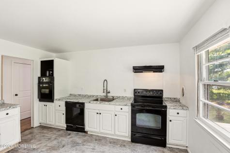 59 Sunnyside Road Howell NJ 07731