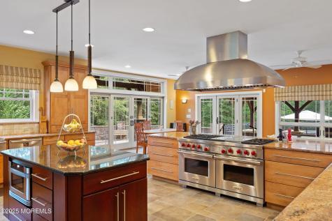 6 Lamb Lane Manalapan NJ 07726