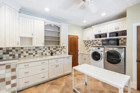 6 Lamb Lane Manalapan NJ 07726