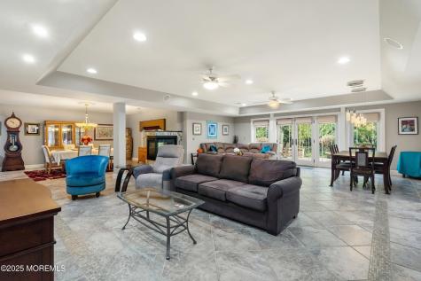 6 Lamb Lane Manalapan NJ 07726