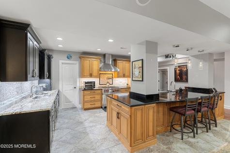 6 Lamb Lane Manalapan NJ 07726