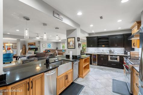 6 Lamb Lane Manalapan NJ 07726