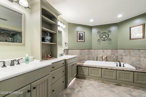 6 Lamb Lane Manalapan NJ 07726
