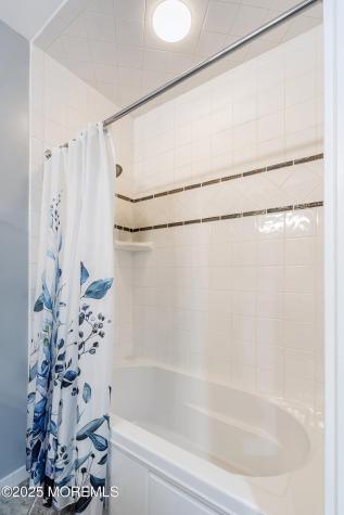 6 Lamb Lane Manalapan NJ 07726