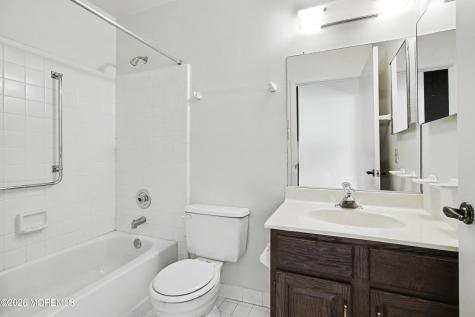 943 Liverpool Circle Manchester NJ 08759