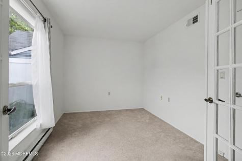 943 Liverpool Circle Manchester NJ 08759